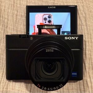 SOLD!!!
Sony - Cyber-shot RX100 VII 20.1-Megapixel Digital Camera - Black